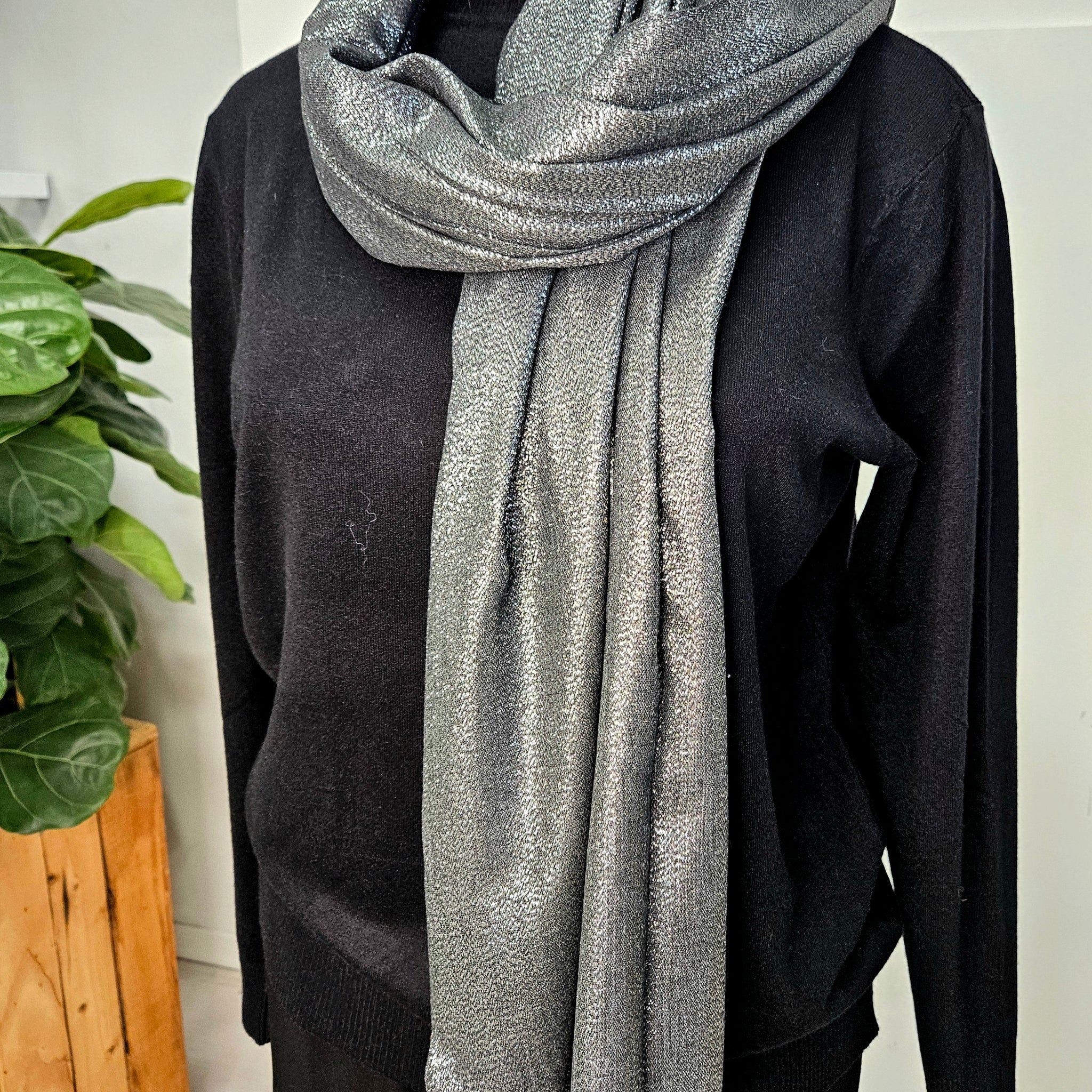 Lurex scarf