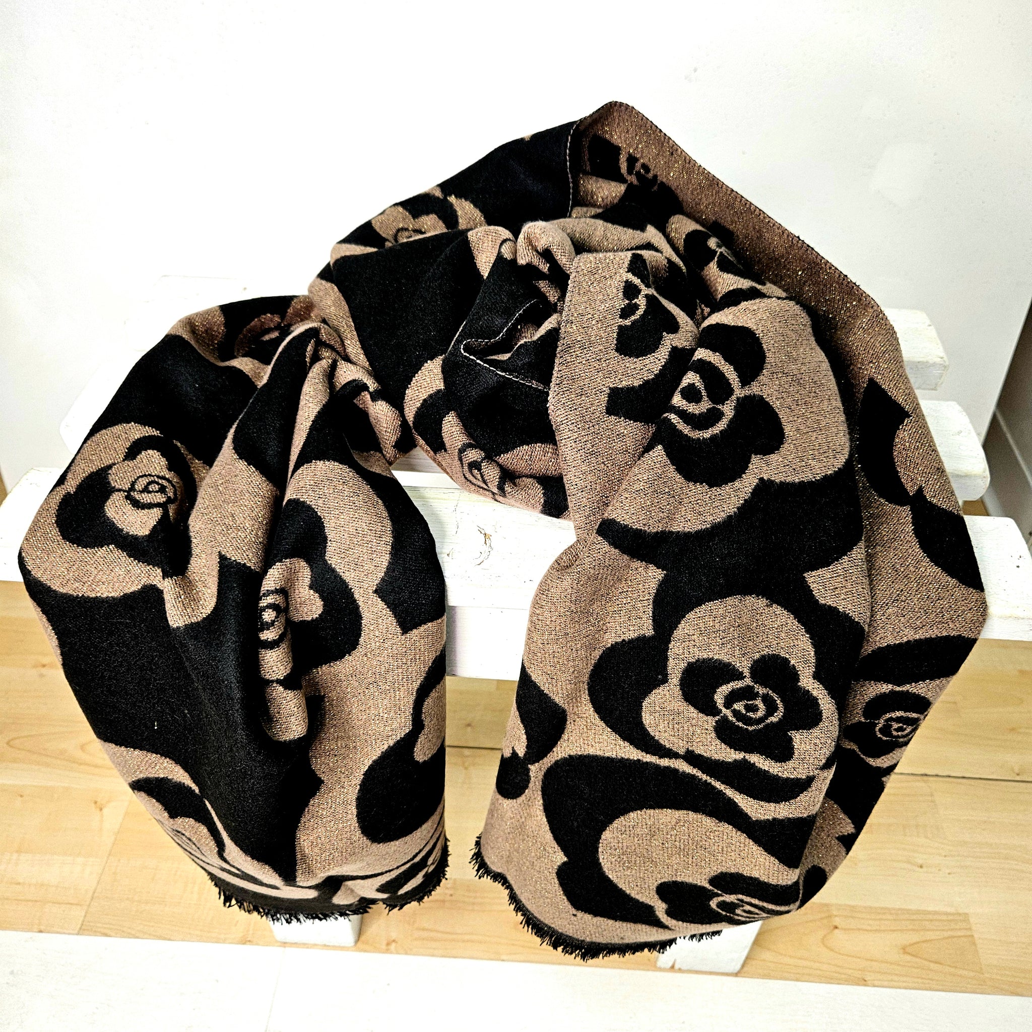 Rose scarf