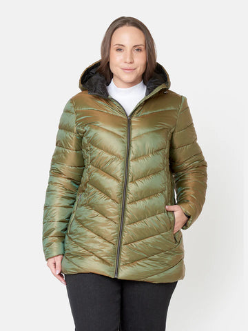 Short curvy down jacket