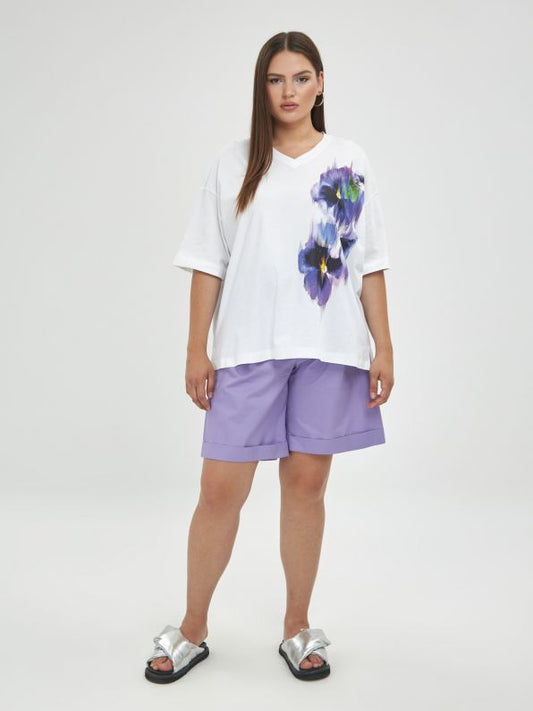 V-neck t-shirt with flower print