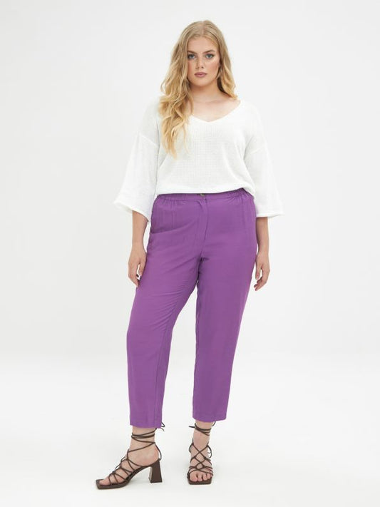 Comfort fit trousers