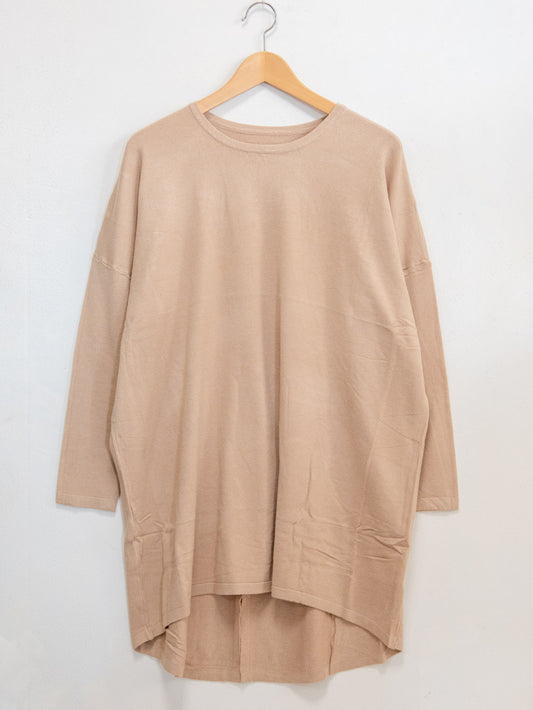 Crew neck sweater with back slit