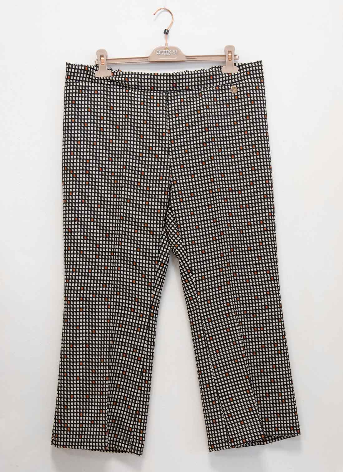 Checkered pattern trousers