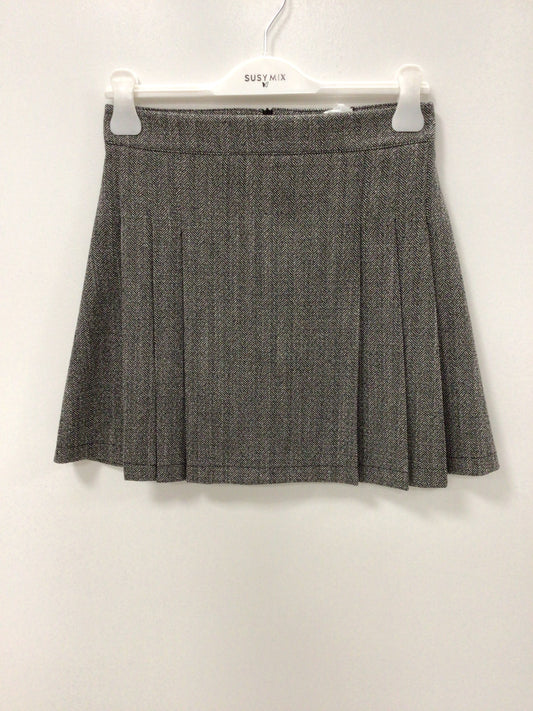 Short pleated skirt