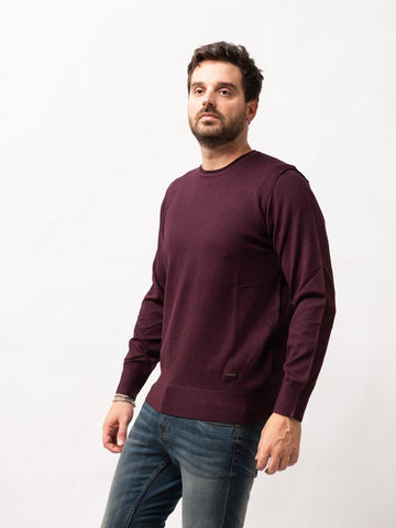 Round neck sweater