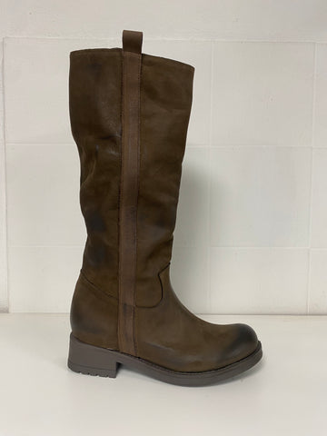 Tan leather boot