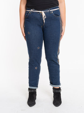 Curvy jeans with stass and stars