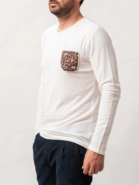 Long sleeve T-shirt with pocket